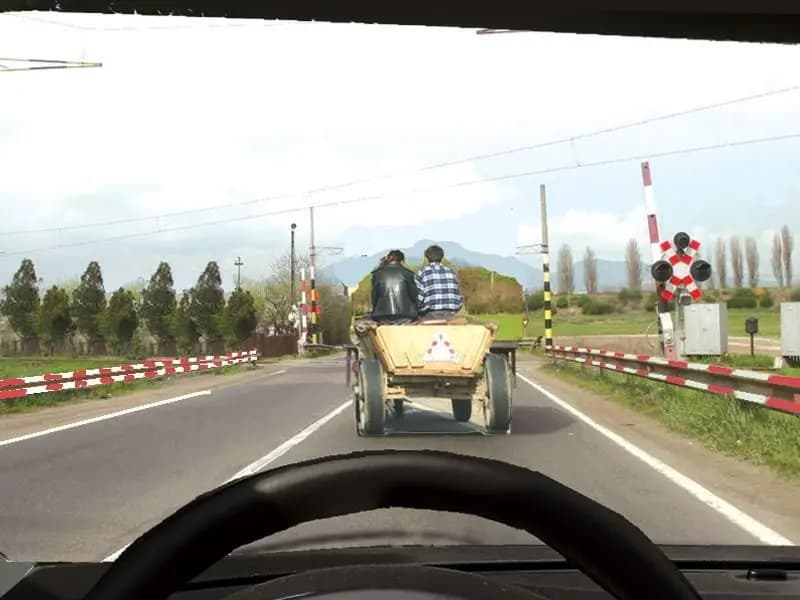 Puteţi efectua depăşirea în situaţia dată?